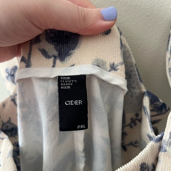 Cider Floral Romper - Picture 3 of 6